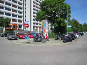 Möglicher neuer Standplatz an der Südseite des beiderseitigen Parkstreifens an der Winterthurer Straße